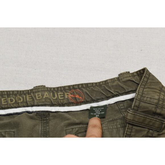 Eddie Bauer Men's Cargo Shorts Green Drawstring Size 40 Drawstring Y2K - Picture 2 of 8